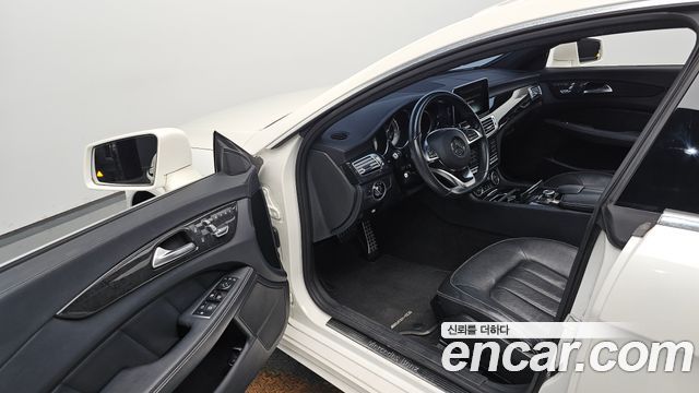Mercedes-Benz CLS-Class 2016 — photo 13