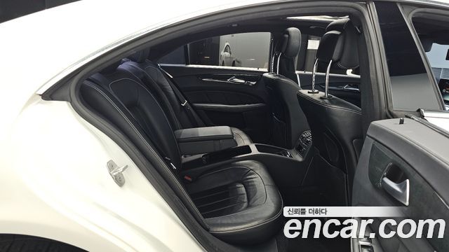 Mercedes-Benz CLS-Class 2016 — photo 17