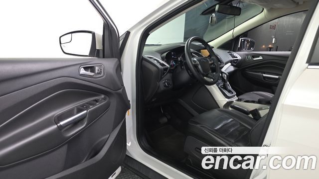 Ford Escape 2013 — photo 10
