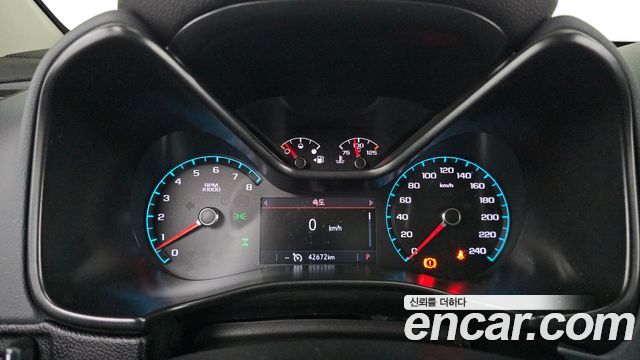 Chevrolet Korea Colorado 2021 — photo 11
