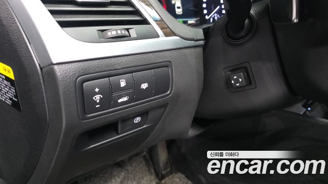 Genesis G80 2017 — photo 17