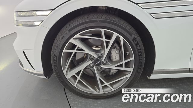 Genesis G90 2023 — photo 5
