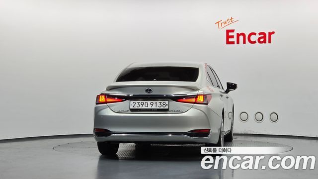 Lexus ES 2019 — photo 4