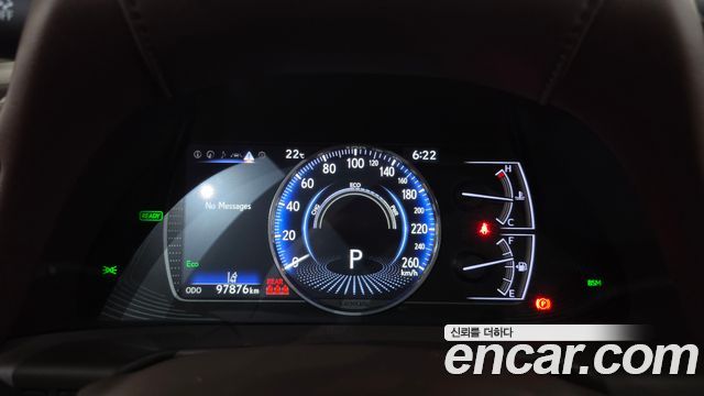 Lexus ES 2019 — photo 11