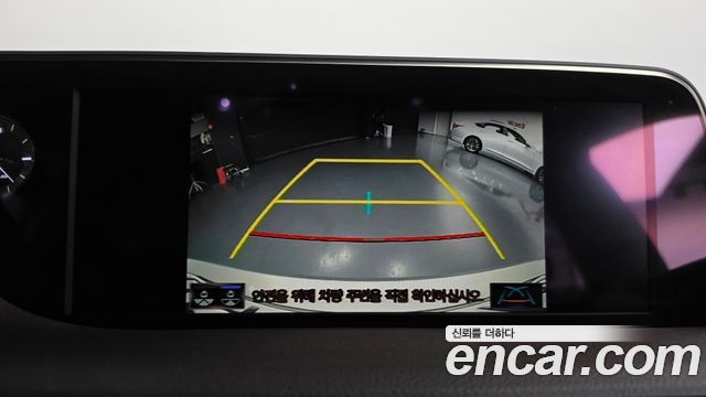 Lexus ES 2019 — photo 21