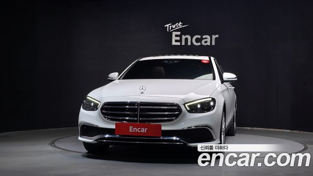 Mercedes-Benz E-Class 2022 — photo 3