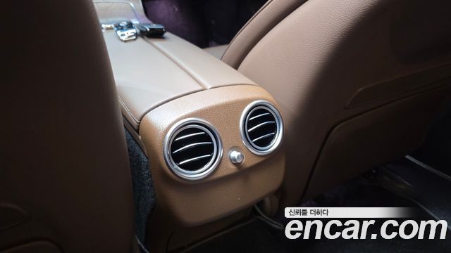 Mercedes-Benz E-Class 2022 — photo 27