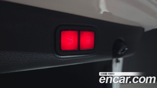Mercedes-Benz E-Class 2022 — photo 31