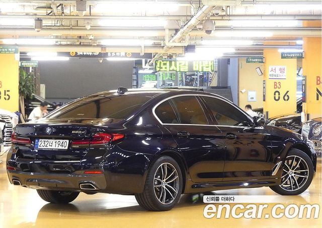 BMW 5-Series 2022 — photo 2