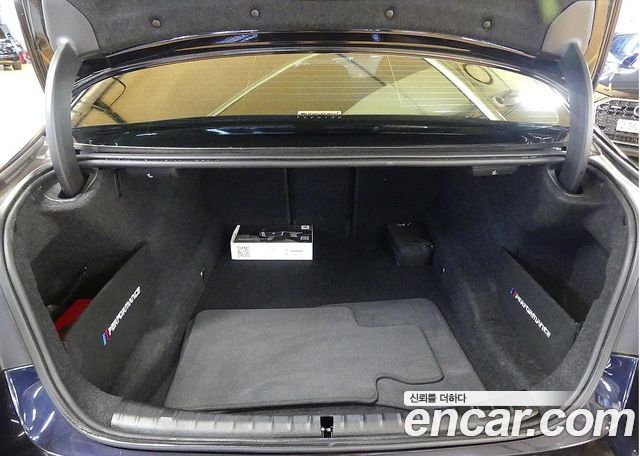 BMW 5-Series 2022 — photo 4
