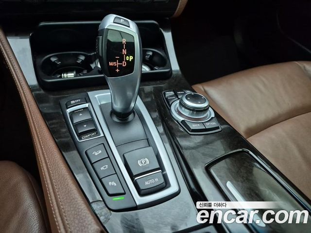 BMW 5-Series 2013 — photo 8
