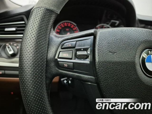 BMW 5-Series 2013 — photo 16