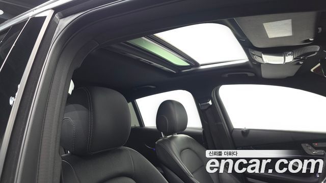 Mercedes-Benz GLC-Class 2021 — photo 23