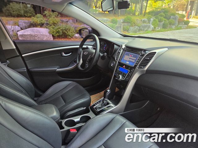 Hyundai i30 2014 — photo 9