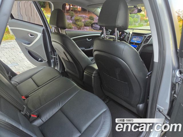 Hyundai i30 2014 — photo 10