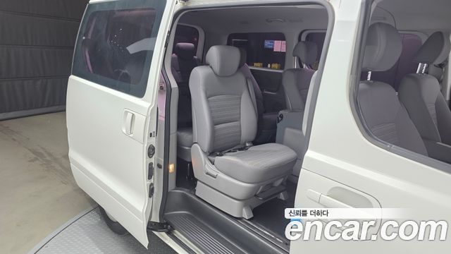 Hyundai Starex 2018 — photo 18