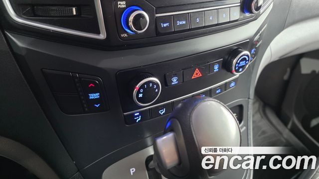 Hyundai Starex 2018 — photo 22