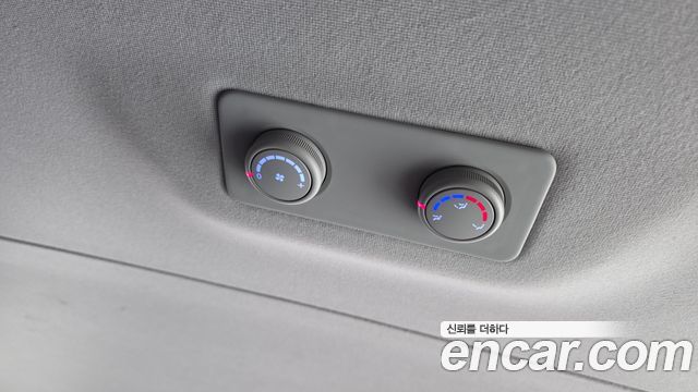 Hyundai Starex 2018 — photo 23