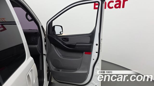 Hyundai Starex 2018 — photo 15