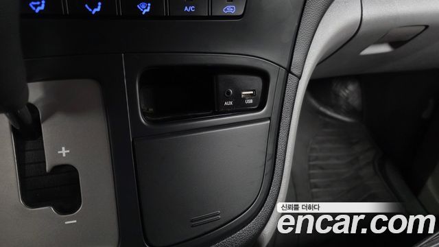 Hyundai Starex 2018 — photo 32