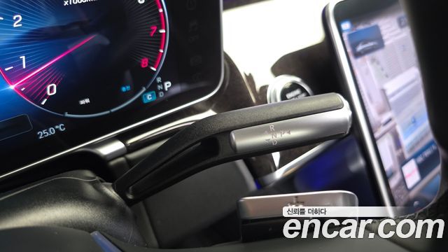 Mercedes-Benz S-Class 2022 — photo 12