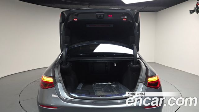 Mercedes-Benz S-Class 2022 — photo 26