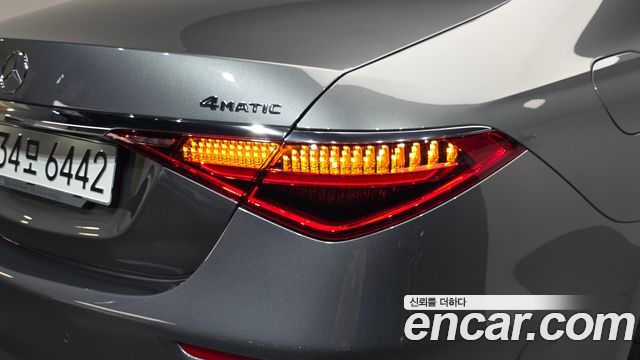 Mercedes-Benz S-Class 2022 — photo 9