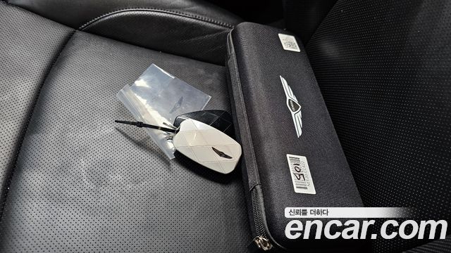 Genesis GV60 2023 — photo 22