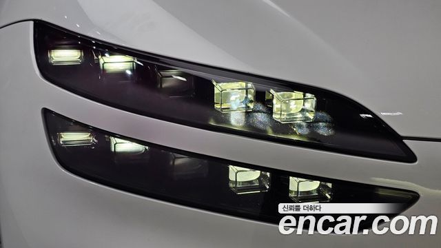Genesis GV60 2023 — photo 8