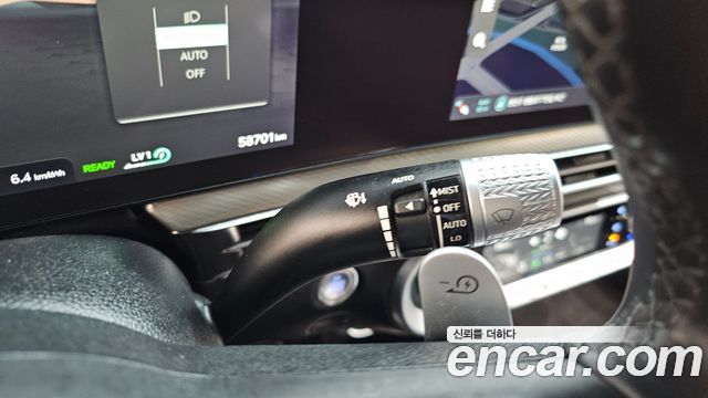 Genesis GV60 2023 — photo 29