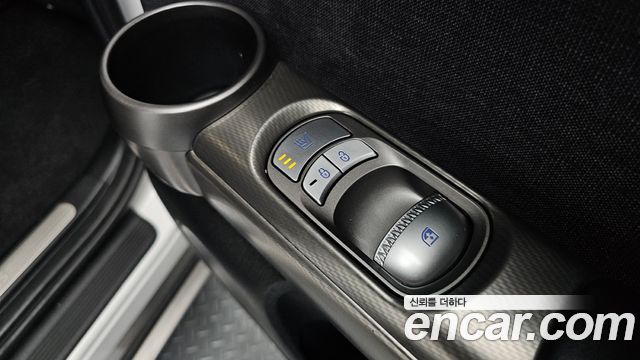 Genesis GV60 2023 — photo 40