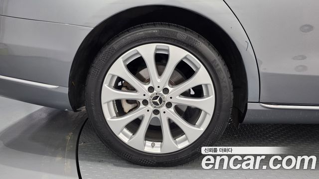 Mercedes-Benz E-Class 2019 — photo 5