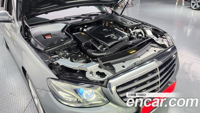 Mercedes-Benz E-Class 2019 — photo 6