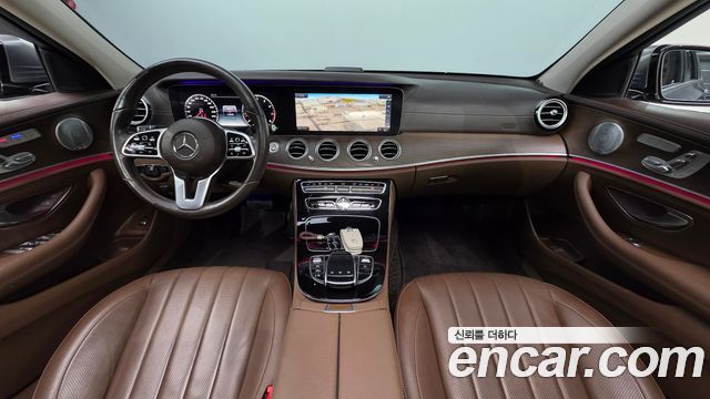 Mercedes-Benz E-Class 2019 — photo 10