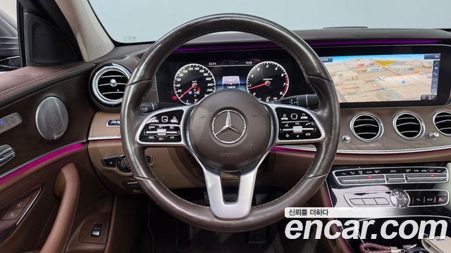Mercedes-Benz E-Class 2019 — photo 19