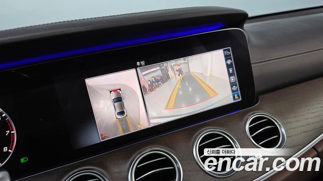 Mercedes-Benz E-Class 2019 — photo 20
