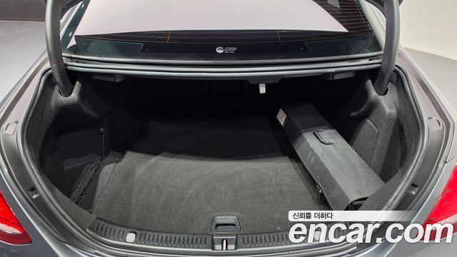 Mercedes-Benz E-Class 2019 — photo 23