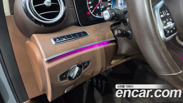 Mercedes-Benz E-Class 2019 — photo 26