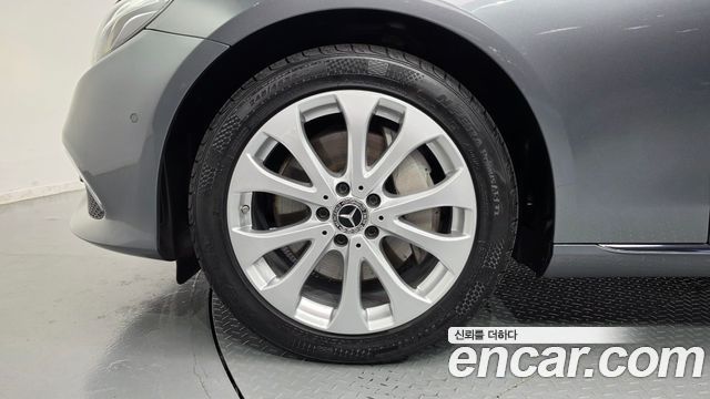 Mercedes-Benz E-Class 2019 — photo 7