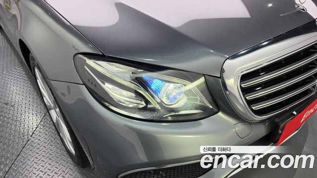 Mercedes-Benz E-Class 2019 — photo 8