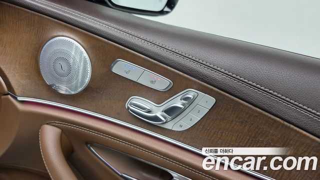 Mercedes-Benz E-Class 2019 — photo 27