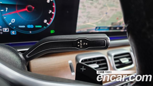 Mercedes-Benz GLE-Class 2020 — photo 9