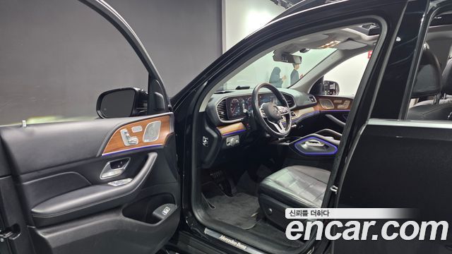 Mercedes-Benz GLE-Class 2020 — photo 10