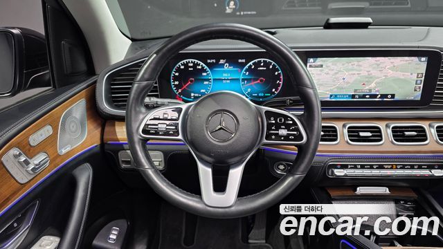 Mercedes-Benz GLE-Class 2020 — photo 13