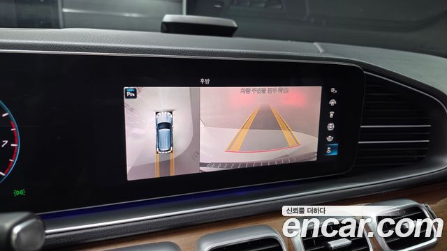 Mercedes-Benz GLE-Class 2020 — photo 16