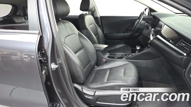 Kia Niro 2020 — photo 17