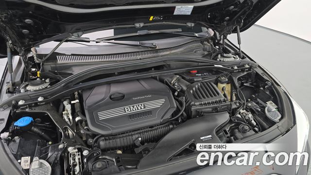 BMW 1-Series 2023 — photo 6