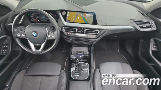 BMW 1-Series 2023 — photo 7