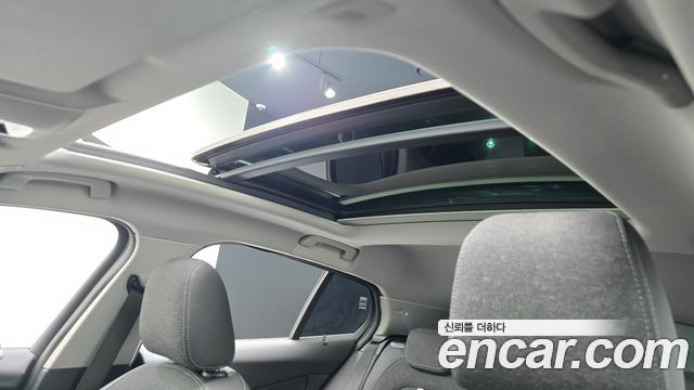 BMW 1-Series 2023 — photo 17