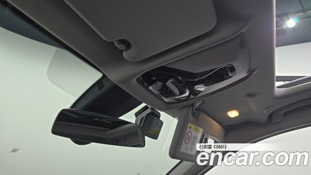 BMW 1-Series 2023 — photo 20